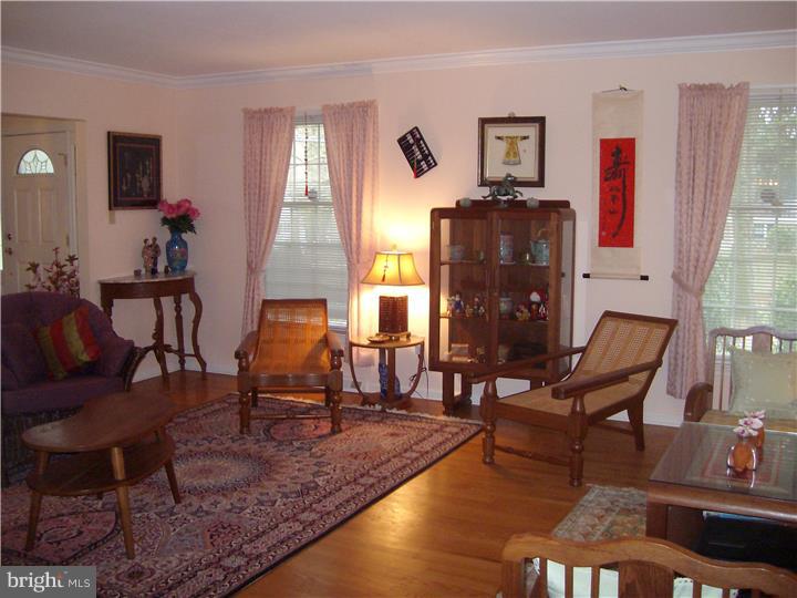 113 Beatty Road Media, PA 19063 - Photo 10 of 18 Living Room