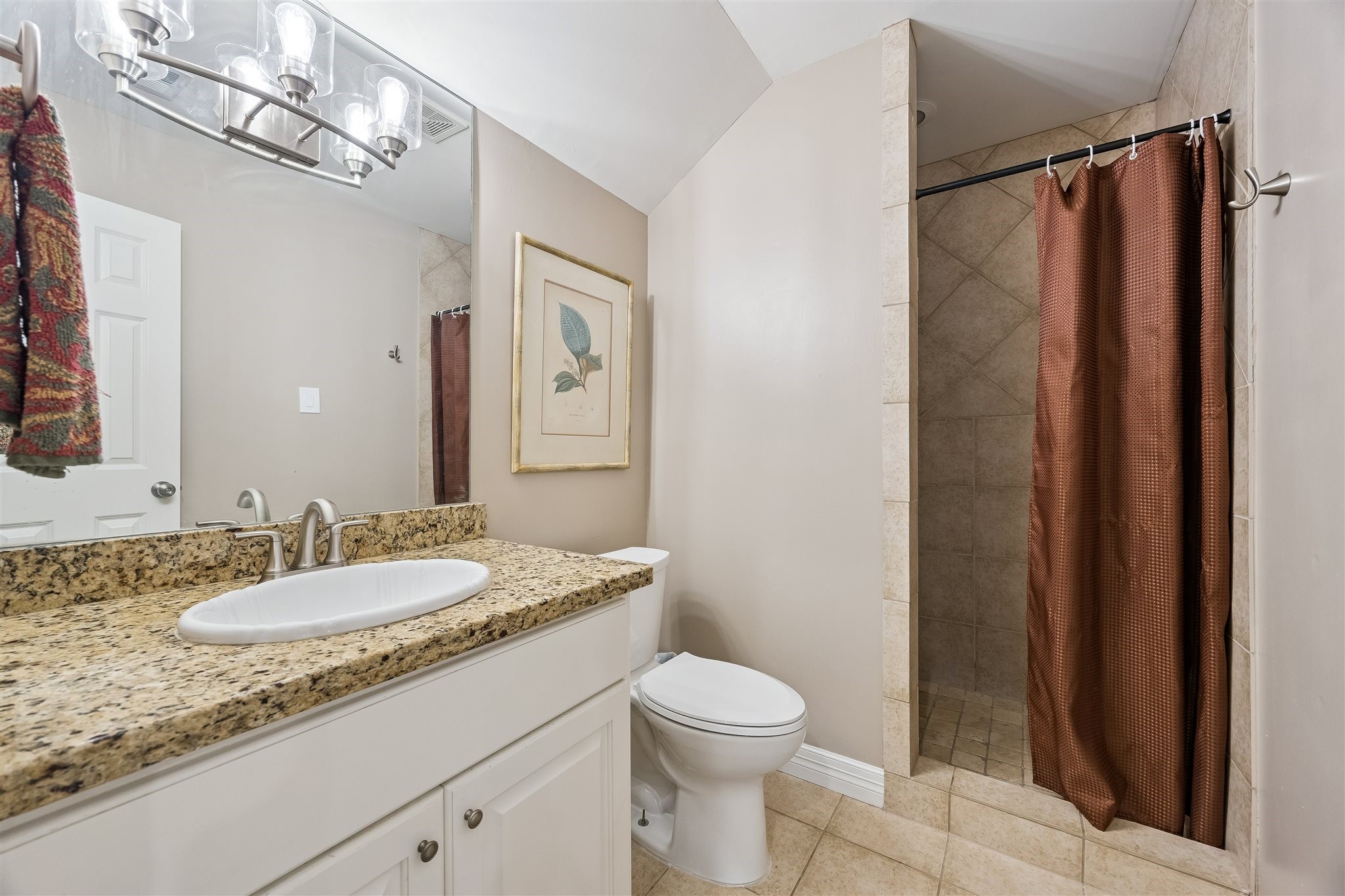 1514 Campbell Road, Unit B Houston, TX 77055 - Photo 27 of 31 Third floor full bath.