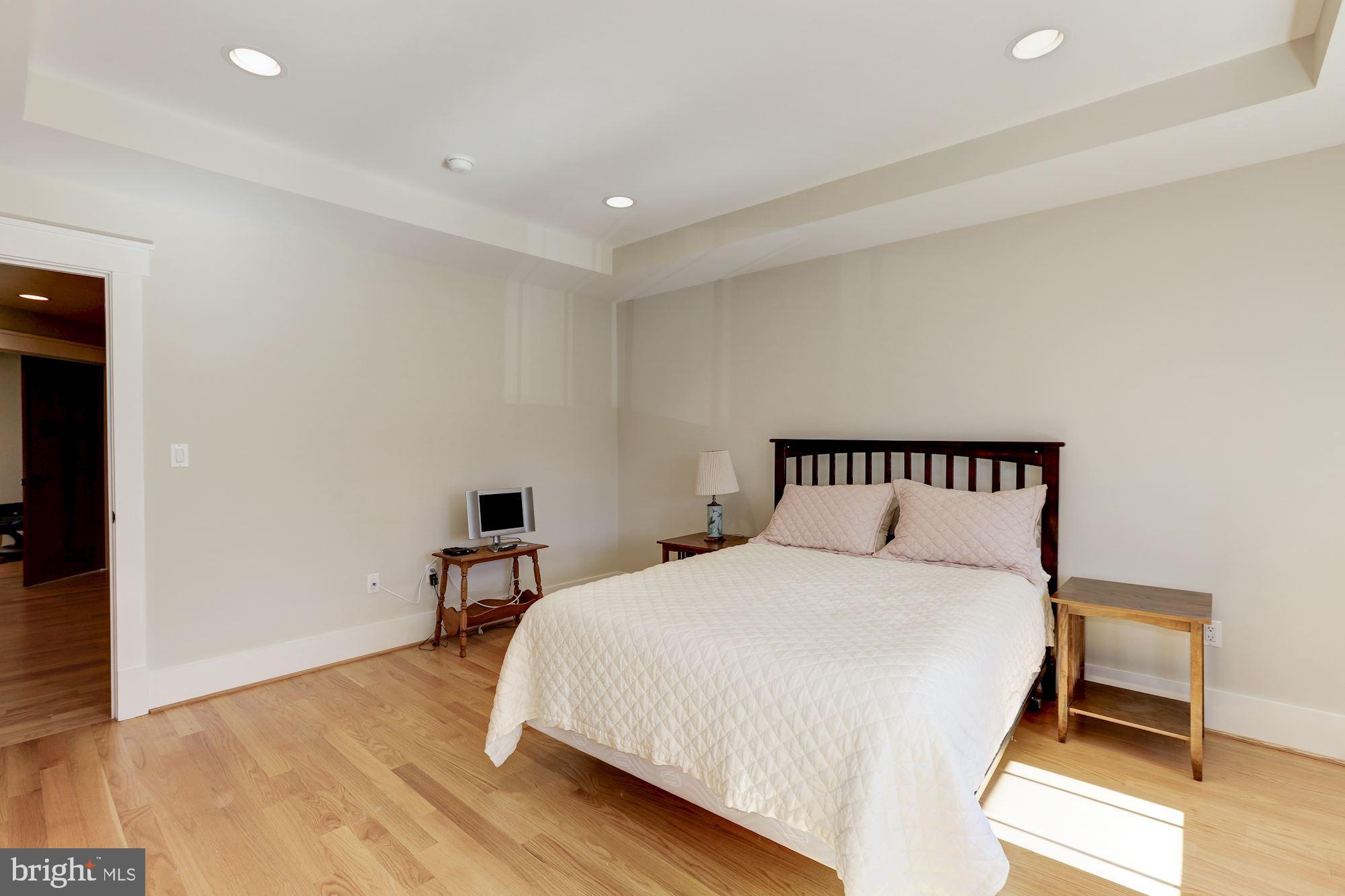 5631 Newington Road Bethesda, MD 20816 - Photo 46 of 96