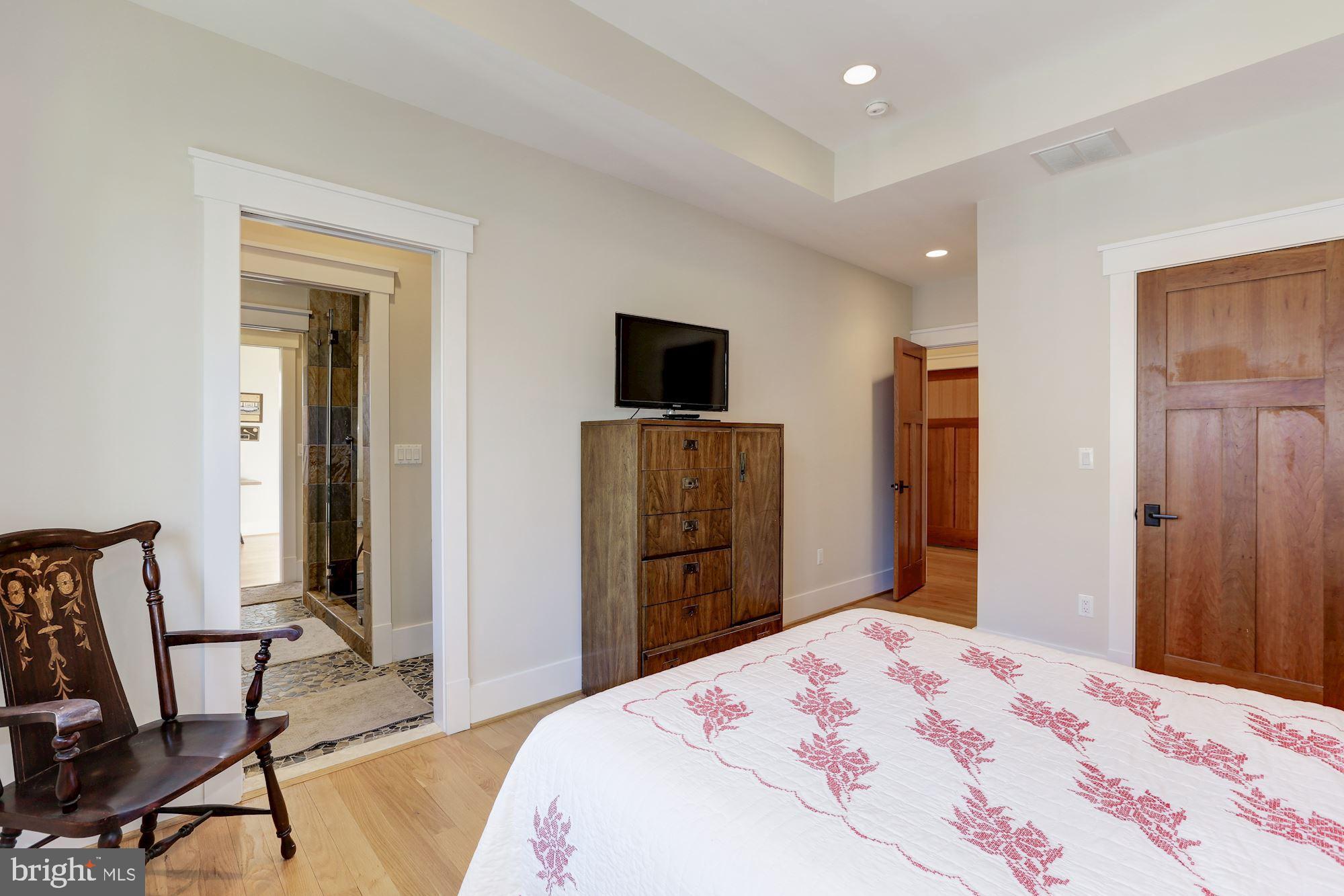 5631 Newington Road Bethesda, MD 20816 - Photo 69 of 96