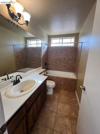 $3,100 | 4525 Waterford Way, Oakley, CA 94561