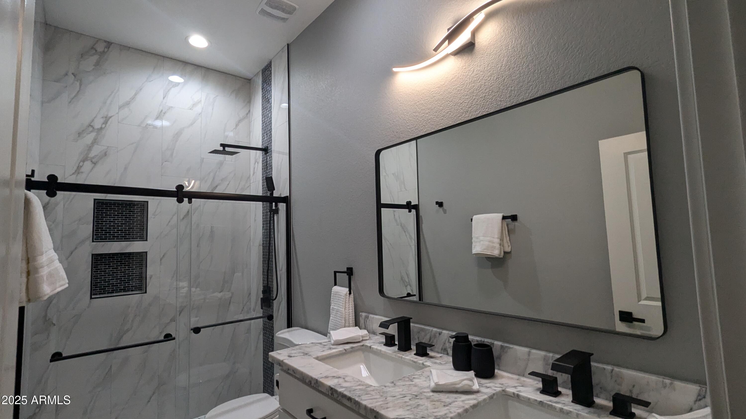 7517 North 86th Avenue Glendale, AZ 85305 - Photo 37 of 44 PXL_20250402_195401972