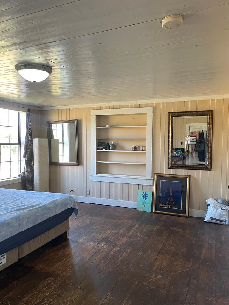 13 Lakeridge Road Seale, AL 36875 - Photo 13 of 24 a bedroom with furniture and a window