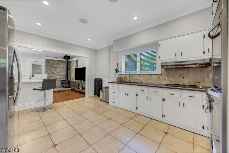 228 Miller Road Mahwah, NJ 07430 - Photo 11 of 26