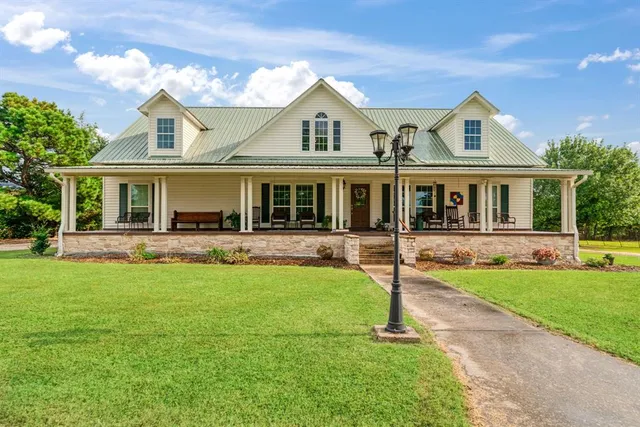 $489,000 | 6150 Old Clarksville Road, Reno, TX 75462