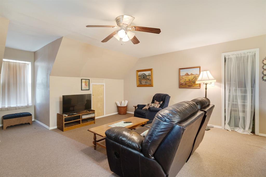 6150 Old Clarksville Road Reno, TX 75462 - Photo 26 of 36 900 sf Garage Apartment