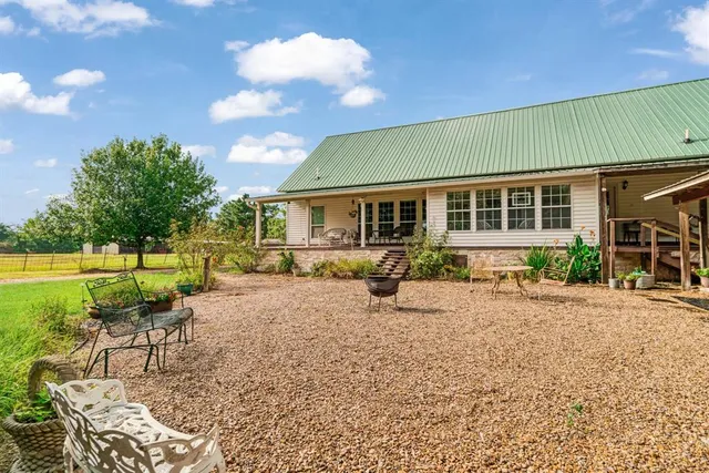 $489,000 | 6150 Old Clarksville Road, Reno, TX 75462