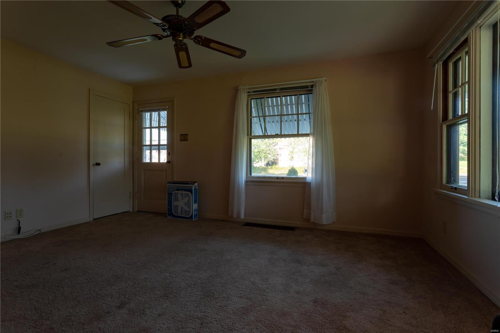 6125 Kerth Road St. Louis, MO 63128 - Photo 7 of 18 Gallery Image 7