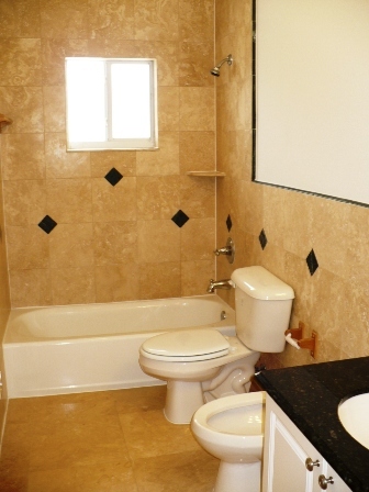 206 Lower Matecumbe Road Key Largo, FL 33037 - Photo 9 of 12 Hallway bathroom