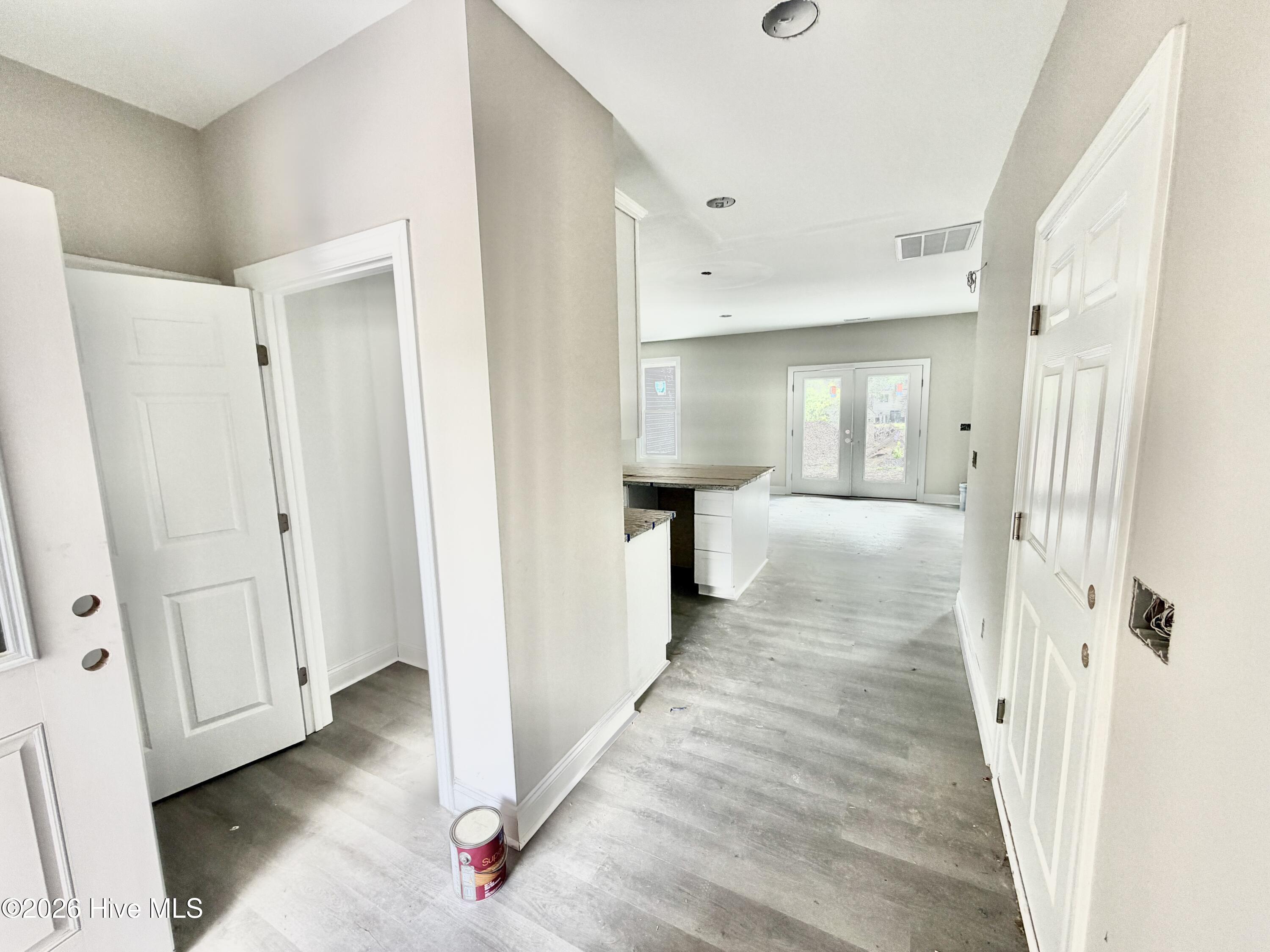 2886 Fox Run Circle Kinston, NC 28504 - Photo 2 of 14 Front Entry