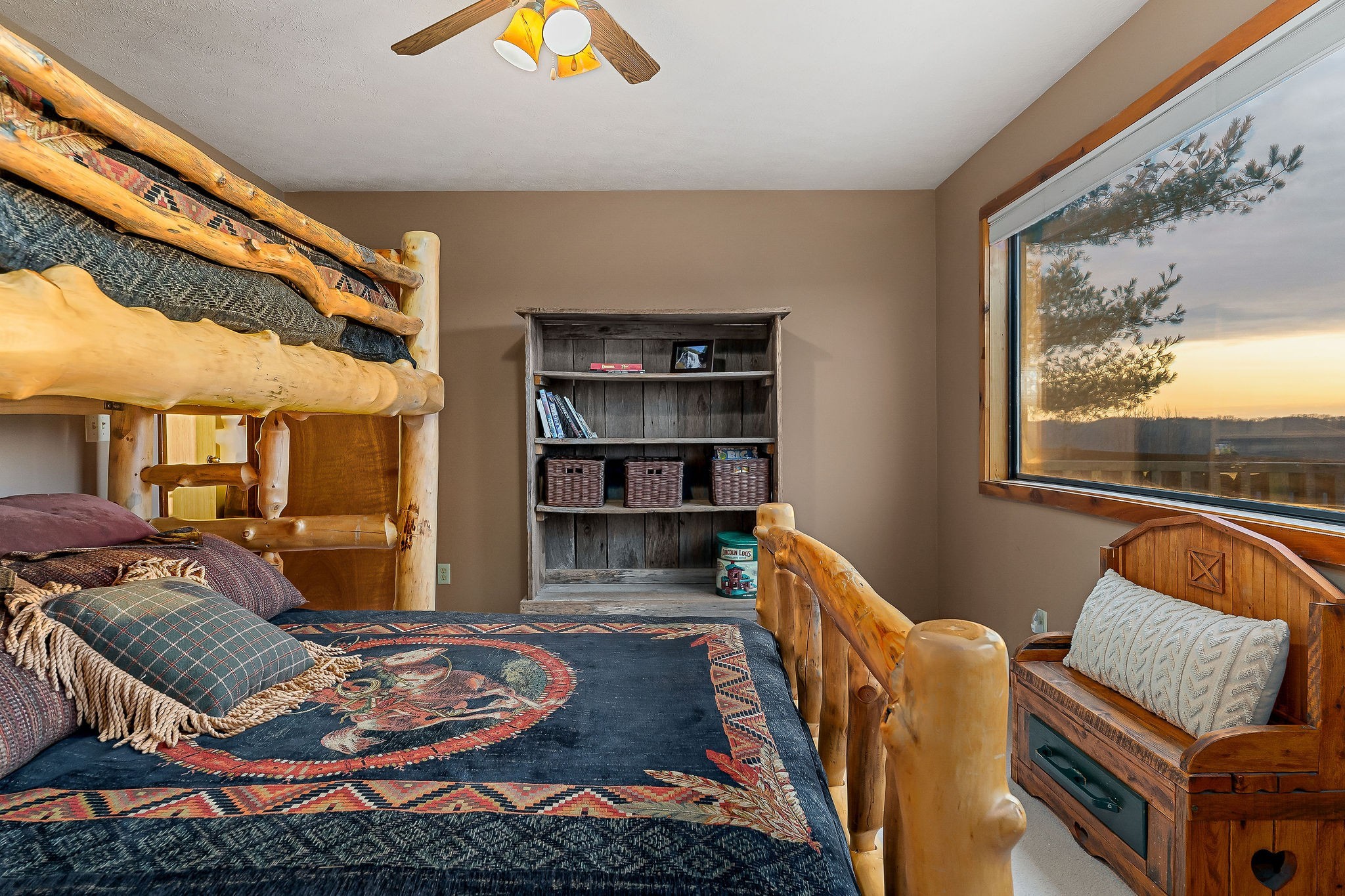 207 Dillon Road Baxter, TN 38544 - Photo 20 of 38 a living room with furniture and a rug