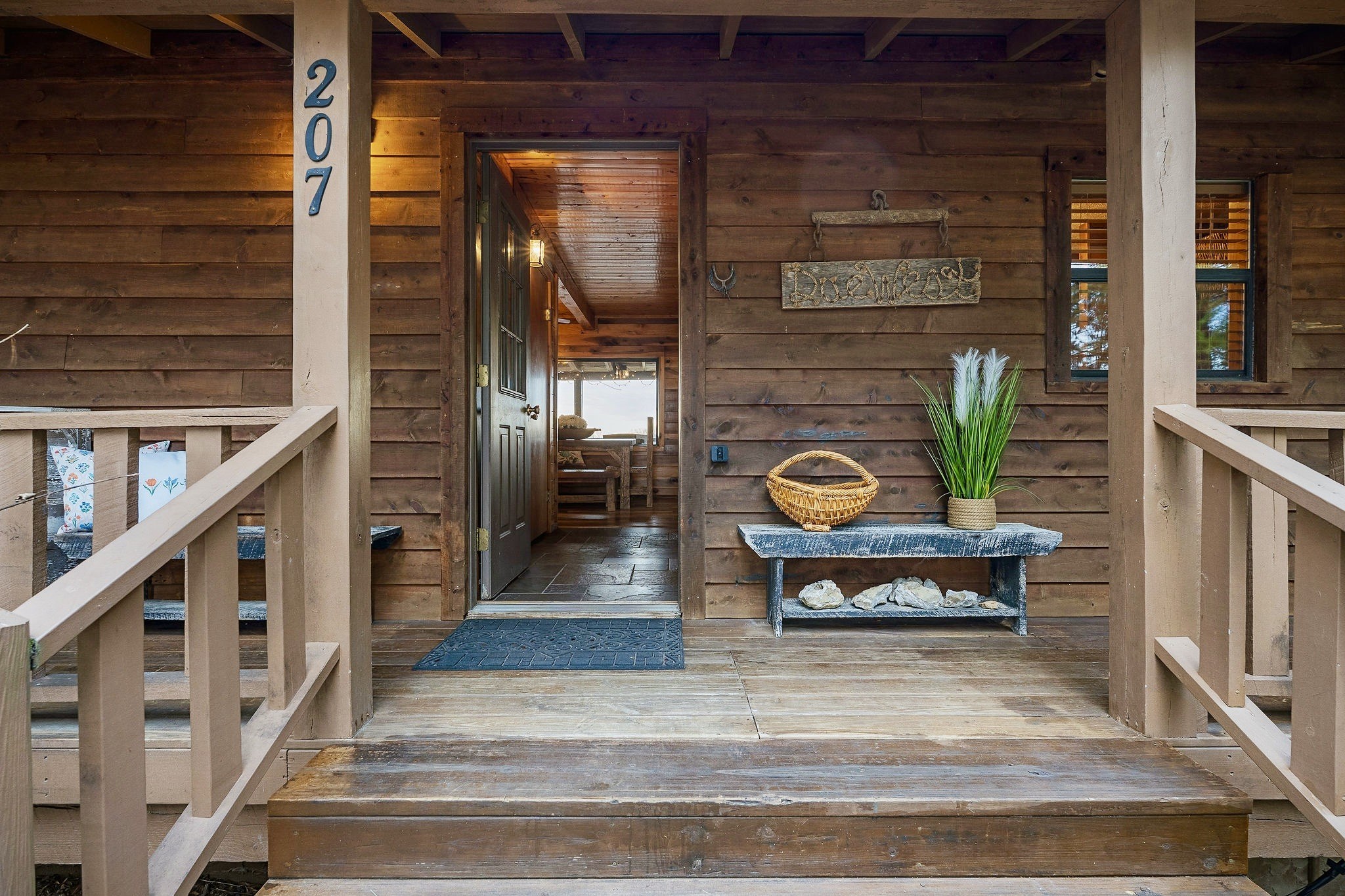 207 Dillon Road Baxter, TN 38544 - Photo 3 of 38 a view of entryway with wooden floor