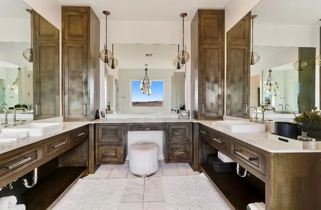 $1,865,000 | 2106 County Road, Paris, TX 75462