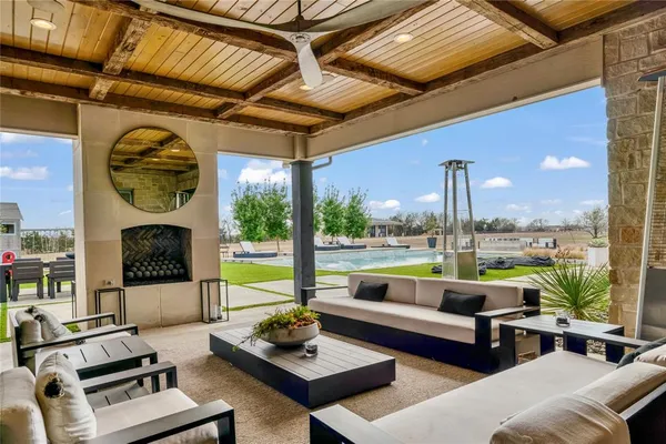 $1,865,000 | 2106 County Road, Paris, TX 75462