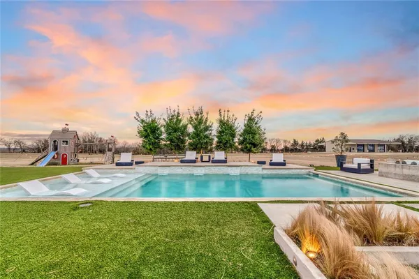 $1,865,000 | 2106 County Road, Paris, TX 75462