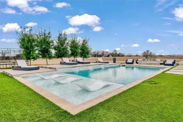 $1,865,000 | 2106 County Road, Paris, TX 75462