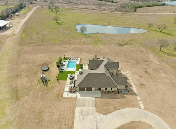 $1,865,000 | 2106 County Road, Paris, TX 75462