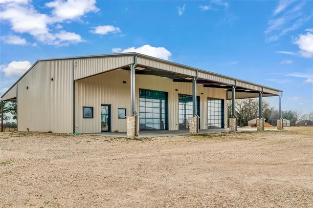 $1,865,000 | 2106 County Road, Paris, TX 75462