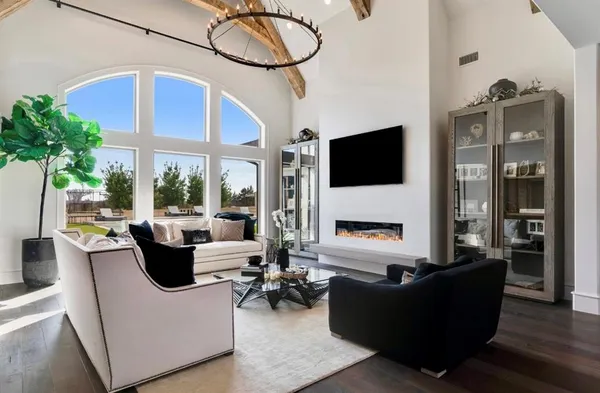 $1,865,000 | 2106 County Road, Paris, TX 75462