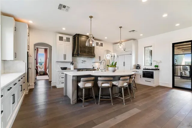 $1,865,000 | 2106 County Road, Paris, TX 75462