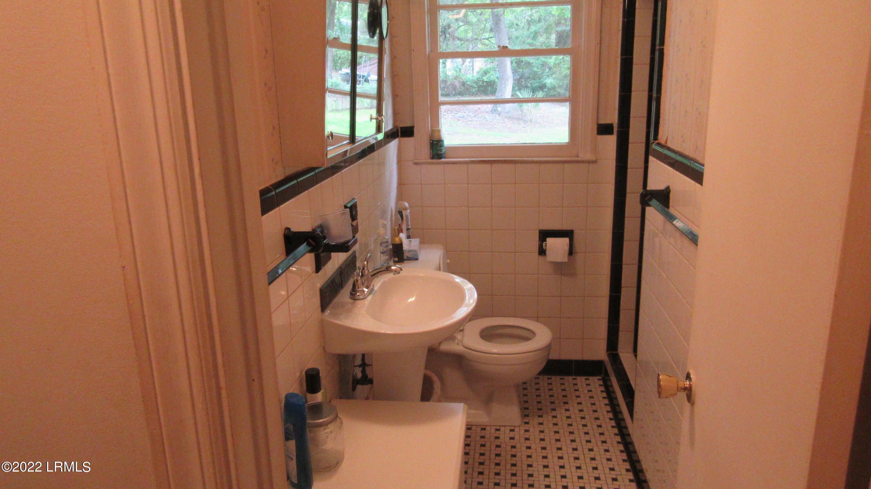 2400 State Rd S-7-386 Beaufort, SC 29902 - Photo 21 of 47 IMG_5183
