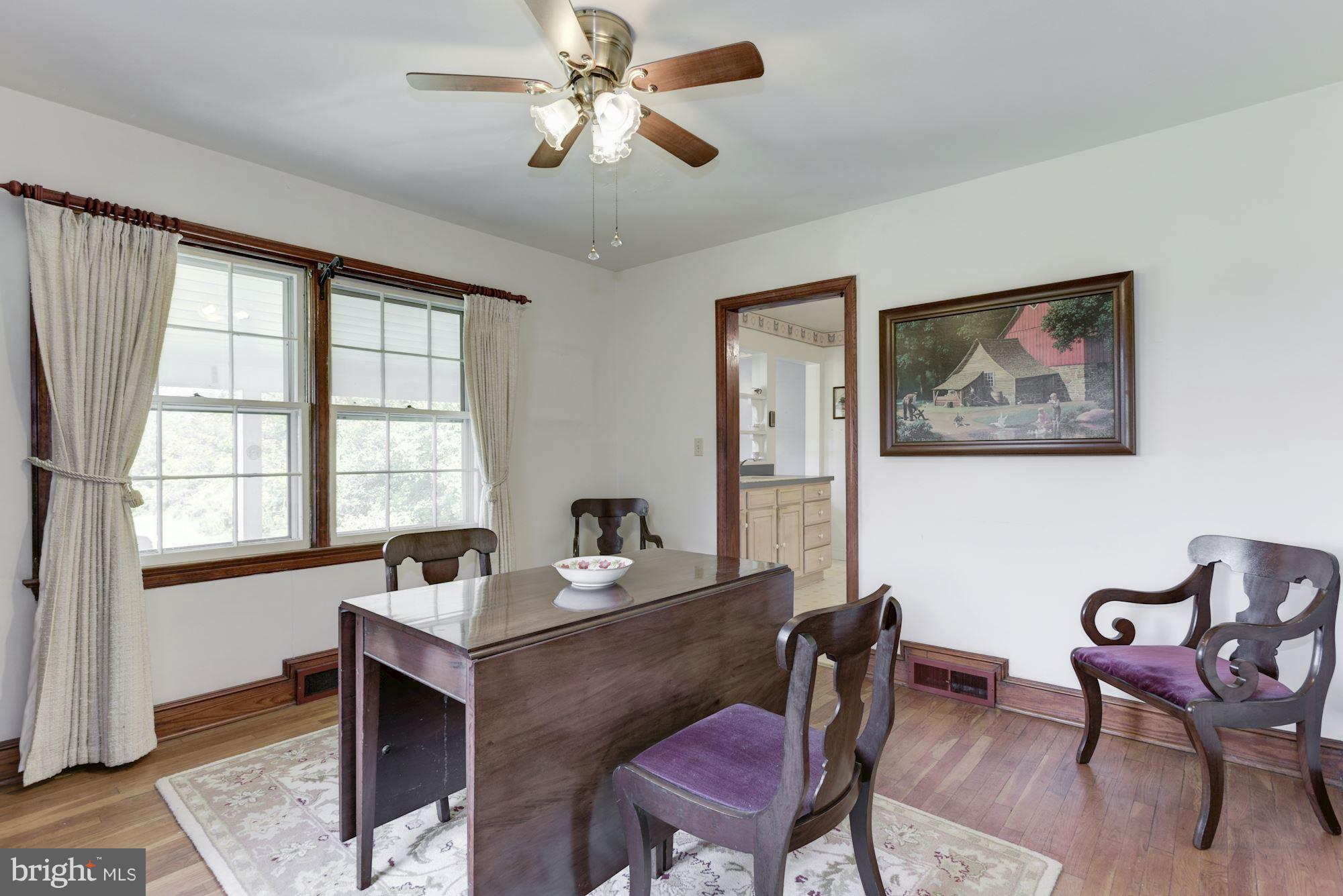 38696 Hughesville Road Hamilton, VA 20158 - Photo 11 of 30 Dining Room