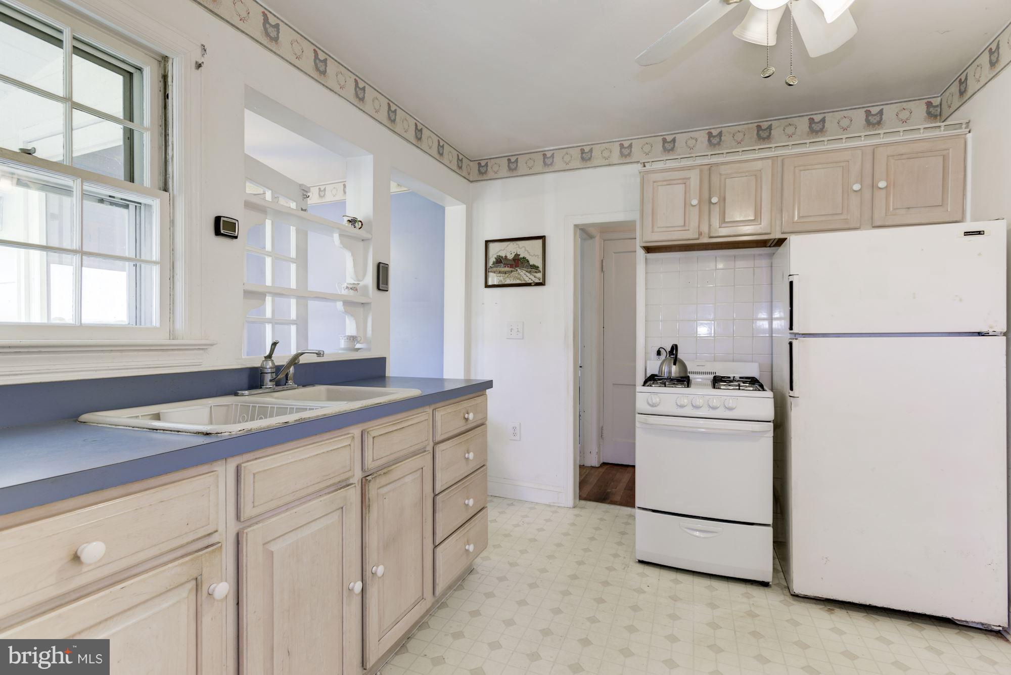 38696 Hughesville Road Hamilton, VA 20158 - Photo 12 of 30 Kitchen