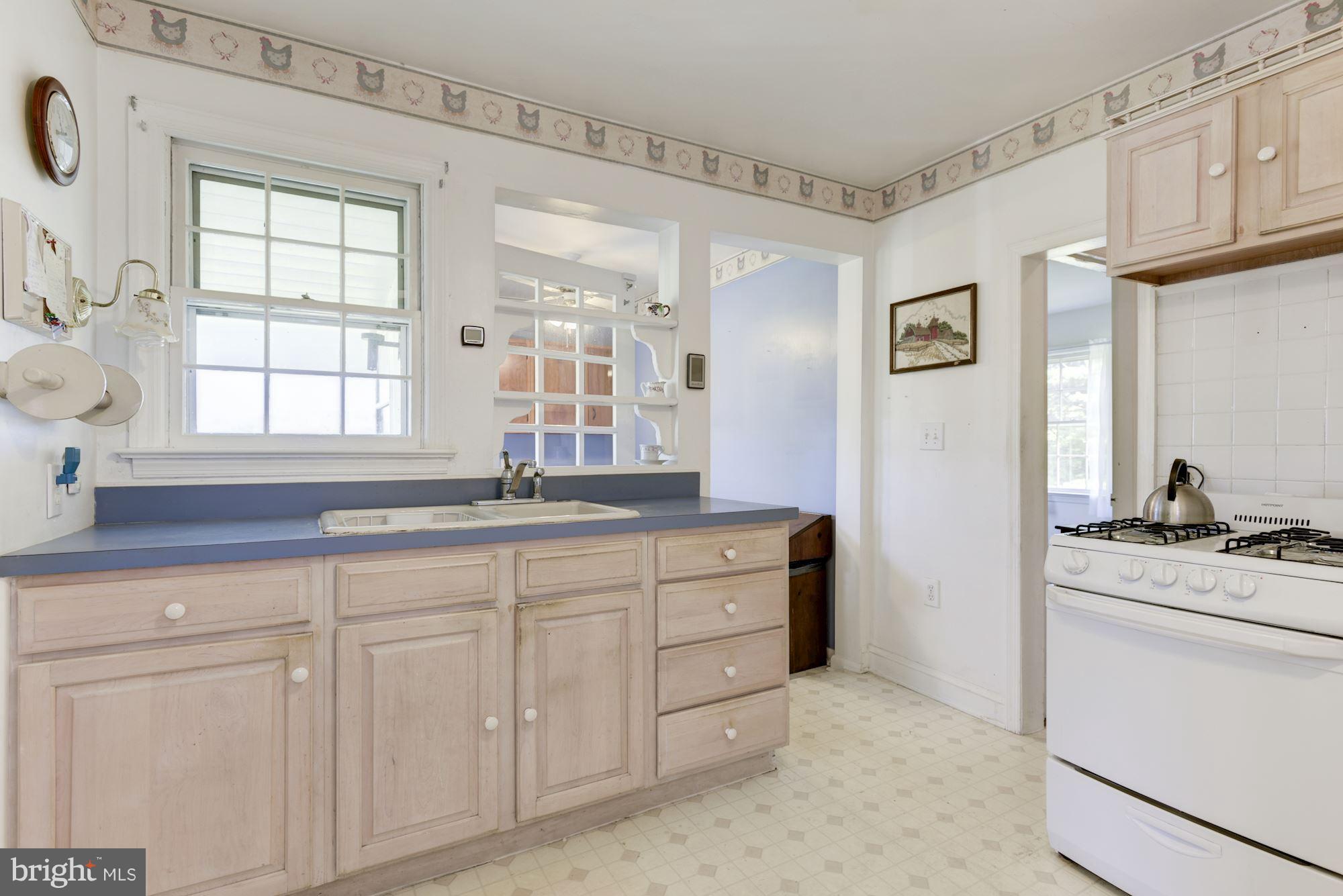 38696 Hughesville Road Hamilton, VA 20158 - Photo 13 of 30 Kitchen