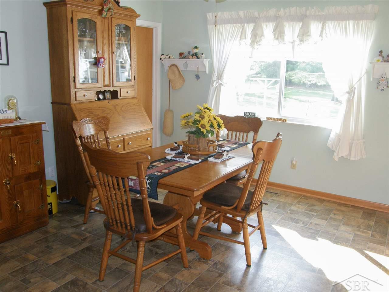 17800 Sharon Road Chesaning, MI 48616 - Photo 6 of 20 31324522-5.JPG