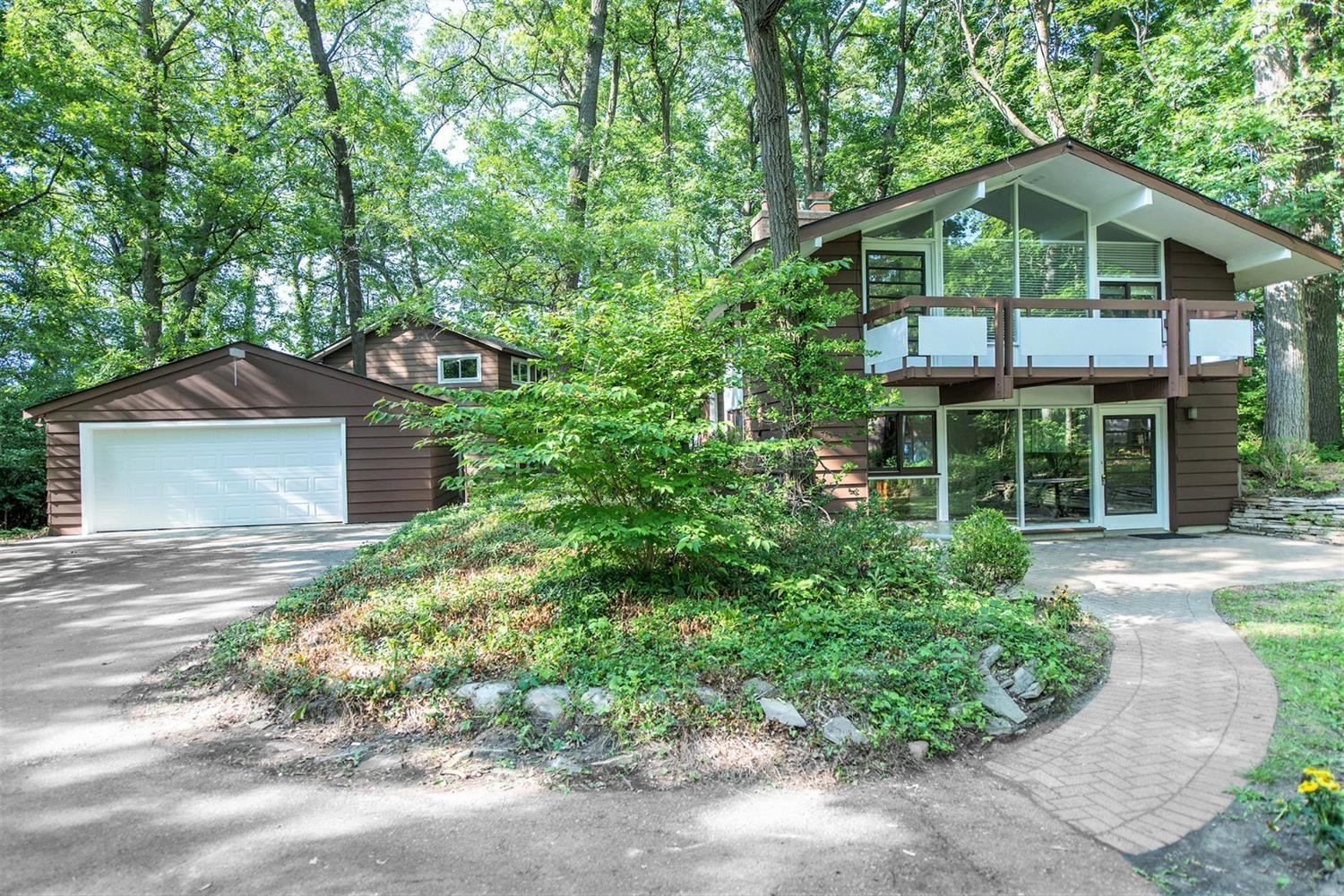 910 Sunset Road Ann Arbor, MI 48103 - Photo 1 of 32 Photo 1