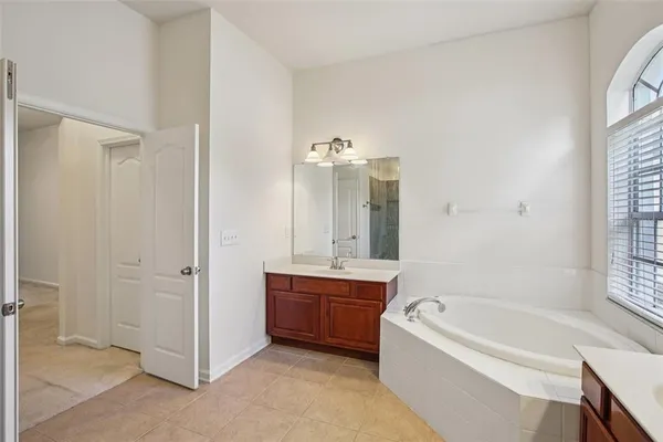 $479,999 | 1804 Prairie Grass Lane, Valrico, FL 33594