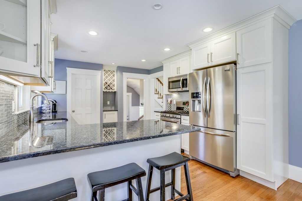 8 Newell Road Wakefield, MA 01880 - Photo 3 of 23 Gallery Image 3