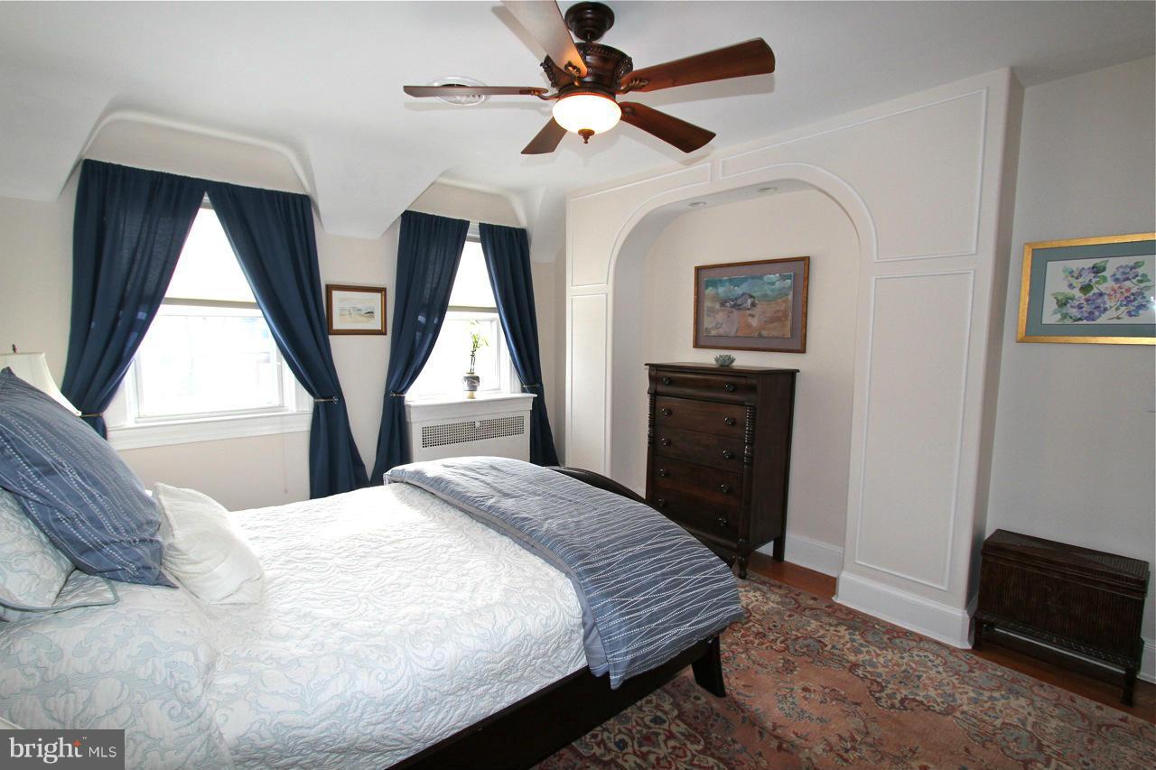 404 Hopkins Road Baltimore, MD 21212 - Photo 11 of 18 a bedroom with a bed and a window