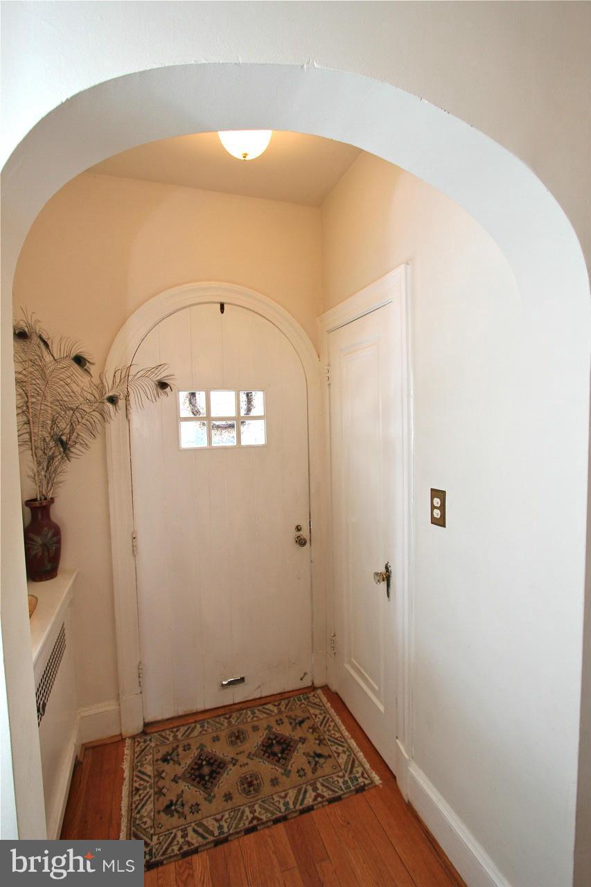 404 Hopkins Road Baltimore, MD 21212 - Photo 16 of 18 a view of an entryway
