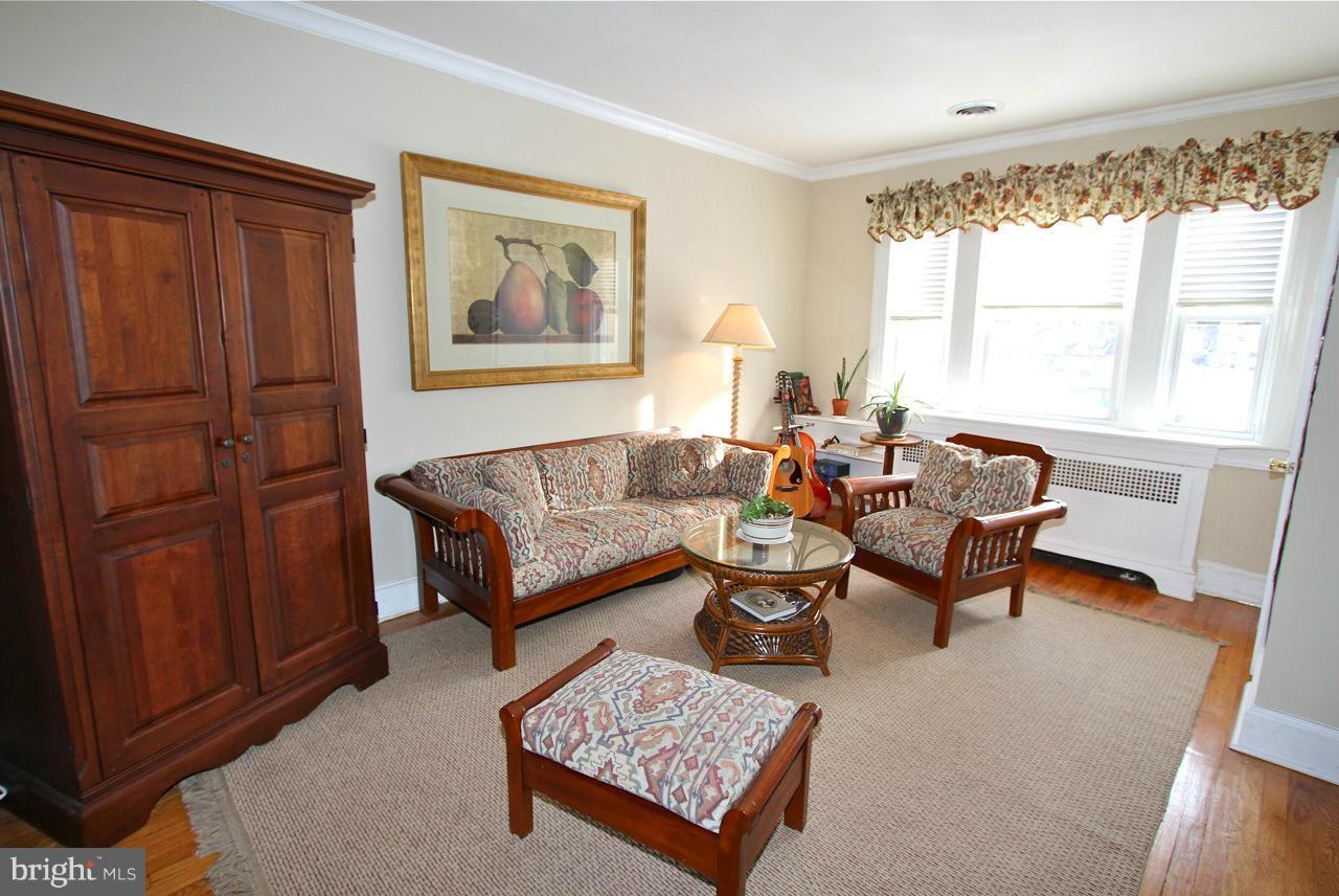 404 Hopkins Road Baltimore, MD 21212 - Photo 3 of 18 a living room with furniture and a window