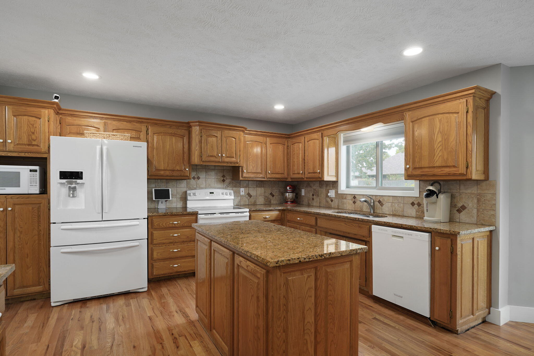 3745 West Randall Road Springfield, MO 65810 - Photo 11 of 43 3745 W Randall Rd-15