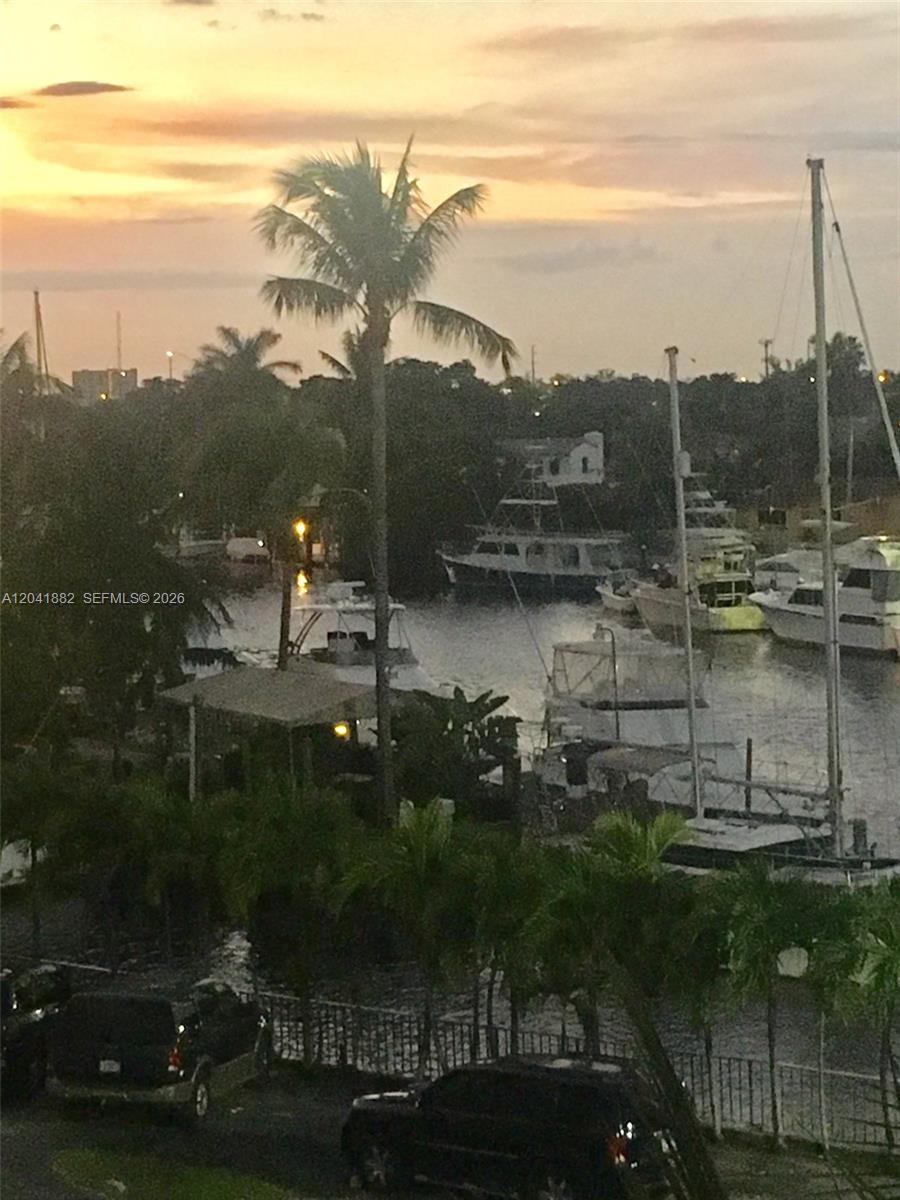 2475 Northwest 16th St Road, Unit 418 Miami, FL 33125 - Photo 5 of 23