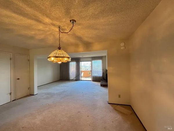 $3,600 | 6 Park Crest Court, Unit E, Novato, CA 94947