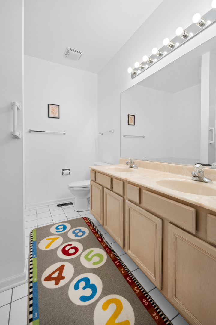 228 Bay Drive Itasca, IL 60143 - Photo 7 of 15