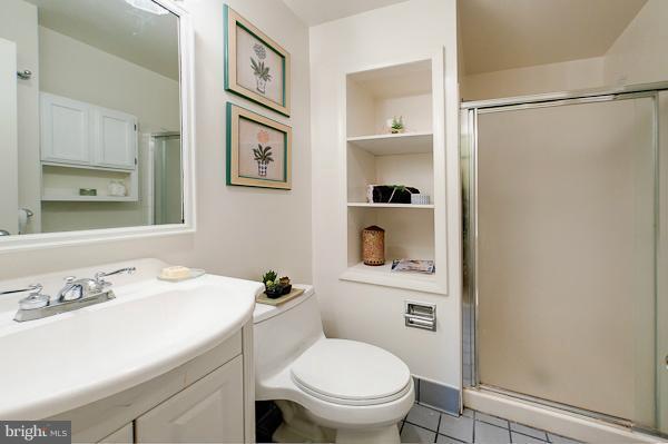 1844 Columbia Road Northwest, Unit 104 Washington, DC 20009 - Photo 12 of 21 Bath (Master)