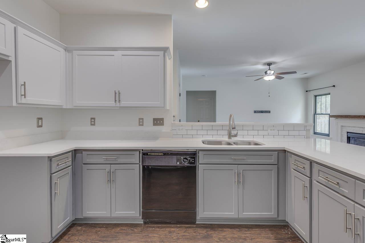 202 Greenport Way Greenville, SC 29607 - Photo 15 of 49