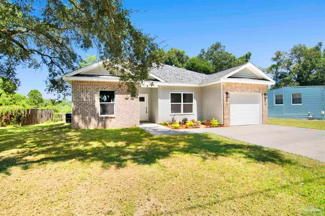 $1,900 | 4 Tennessee Drive, Pensacola, FL 32505