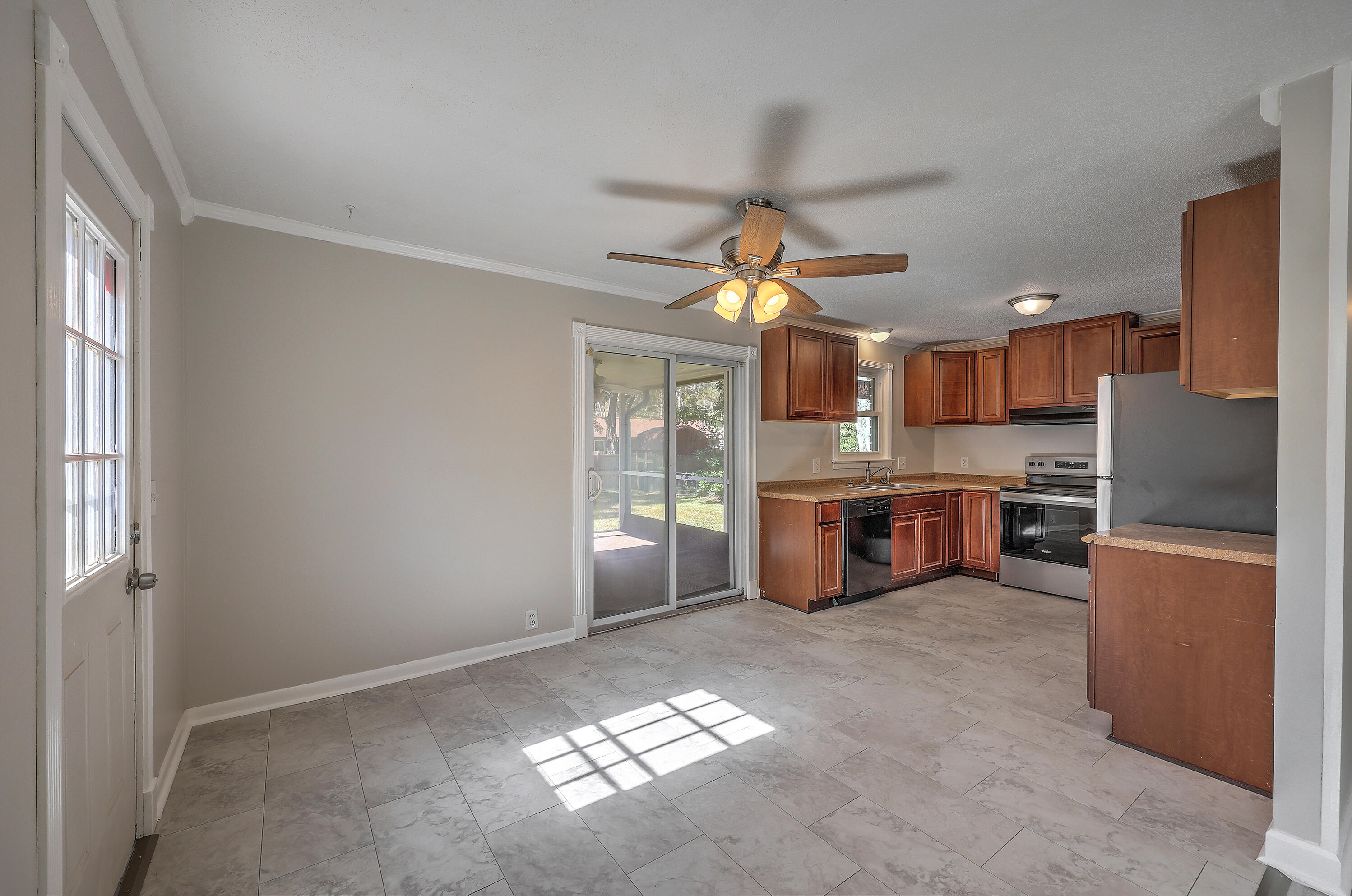 109 Englewood Road Goose Creek, SC 29445 - Photo 8 of 23 ZYN_4933_4_5_6_7_8_9