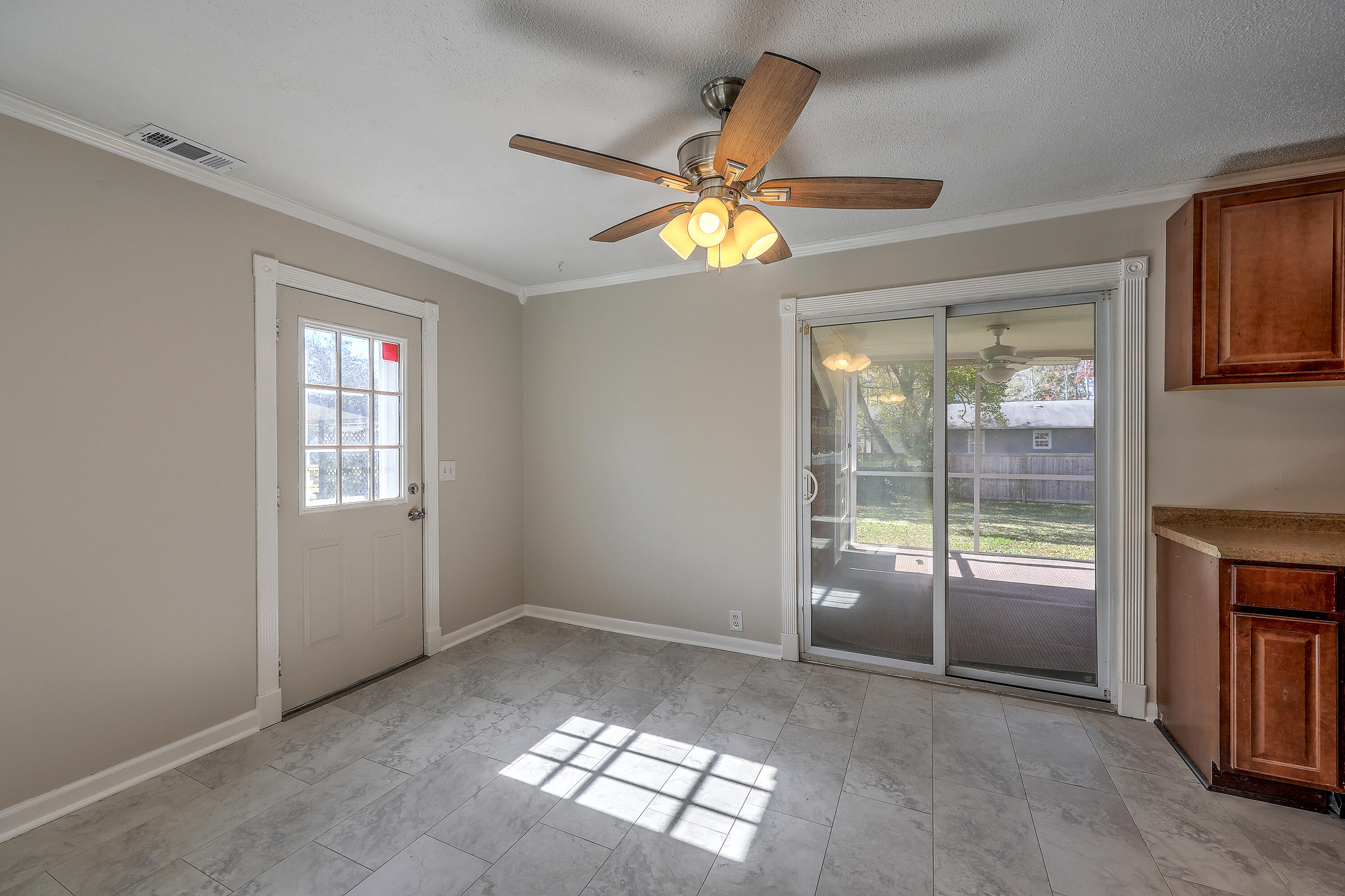 109 Englewood Road Goose Creek, SC 29445 - Photo 9 of 23 ZYN_4940_1_2_3_4_5_6