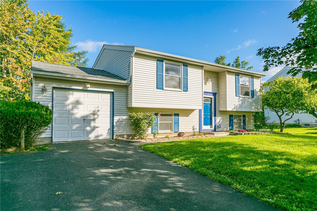 14 Prairie Trail Henrietta, NY 14586 - Photo 2 of 20 double wide driveway