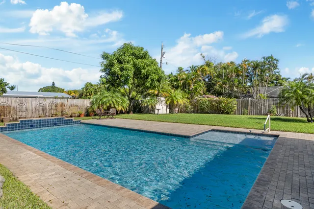 $3,200 | 225 East Ilex Drive, Lake Park, FL 33403