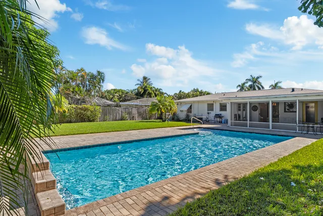 $3,200 | 225 East Ilex Drive, Lake Park, FL 33403