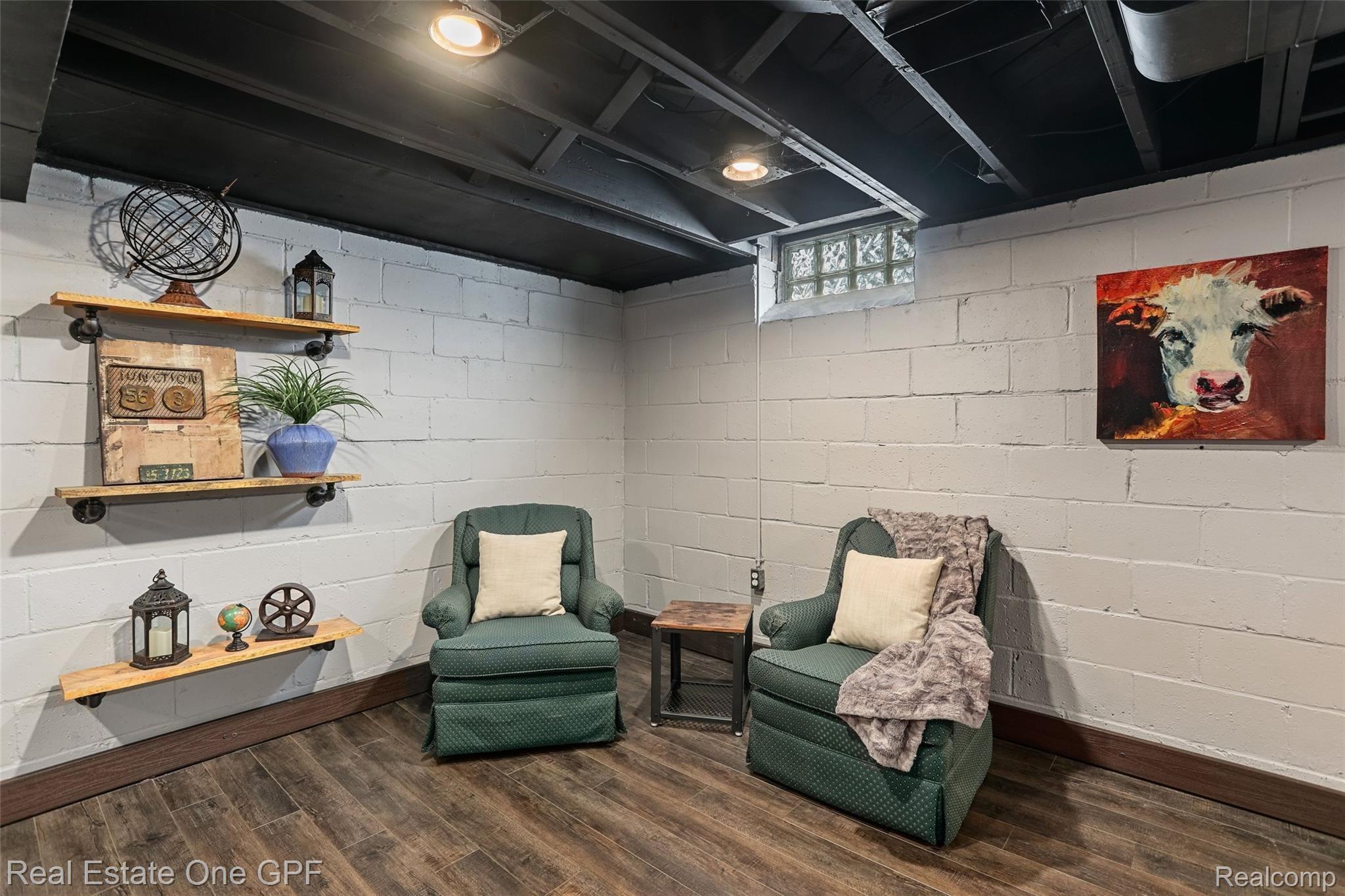 1094 Roslyn Road Grosse Pointe, MI 48236 - Photo 26 of 41 1094 Roslyn Road, Grosse Pointe Woods - 25.jpg