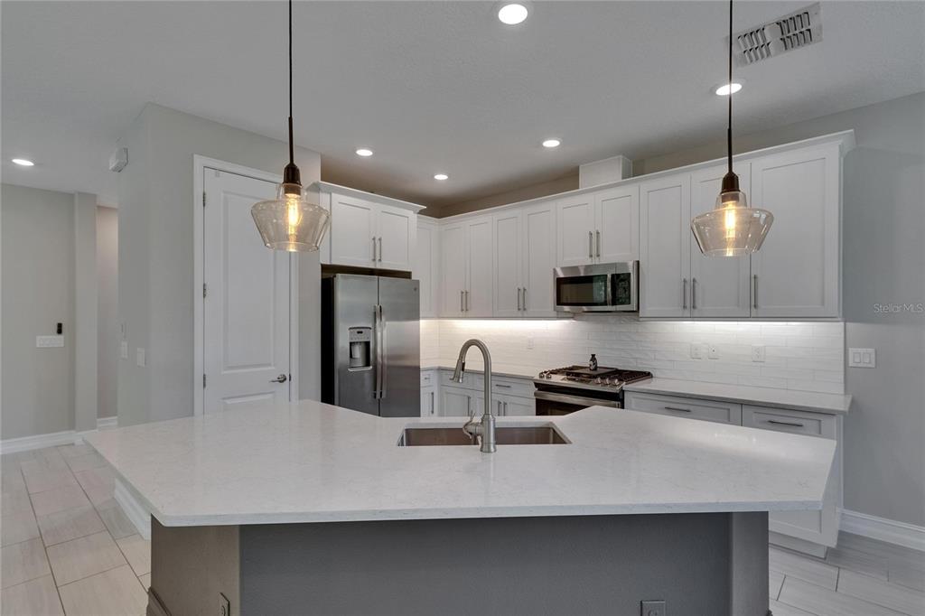 4899 Isola Court Wesley Chapel, FL 33543 - Photo 35 of 86