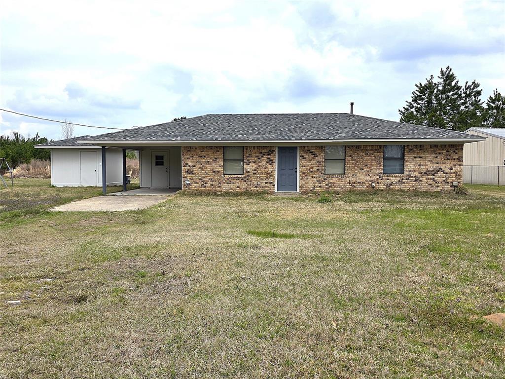 3049 Highway 507 Coushatta, LA 71019 - Photo 1 of 39 front view of a house with yard